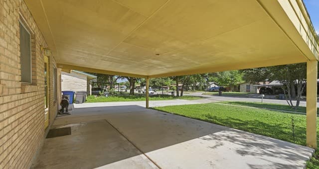 122 W Hutchins Pl, San Antonio, TX 78221 — photo 8