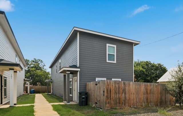 7226 Briar Pl Unit 102
