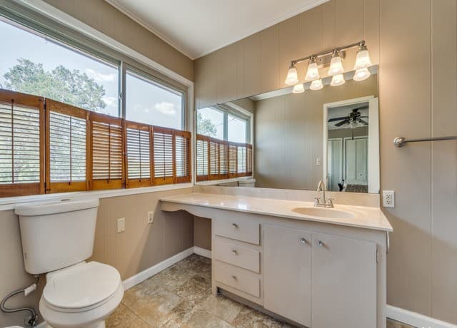1660  Mciver, Canyon Lake, TX 78133 — photo 15