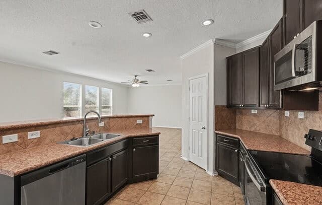 6124  Fred Couples, Schertz, TX 78108 — photo 5