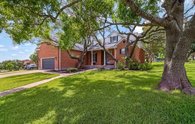 29607  Fairway Bluff Dr
