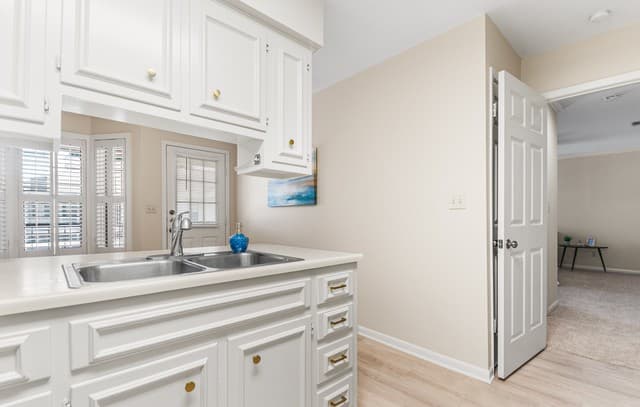 2611  Eisenhauer Unit 304, San Antonio, TX 78209 — photo 16