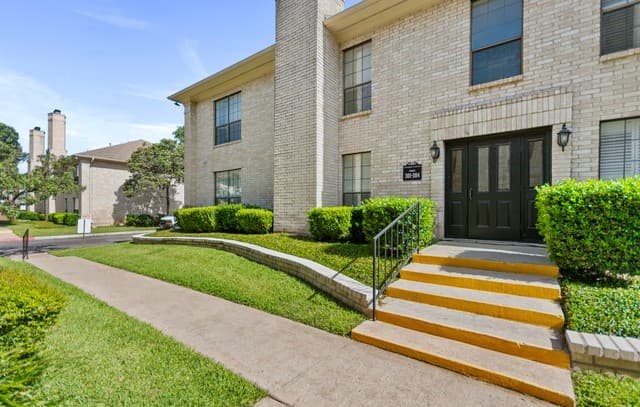 2611  Eisenhauer Unit 304, San Antonio, TX 78209 — photo 2