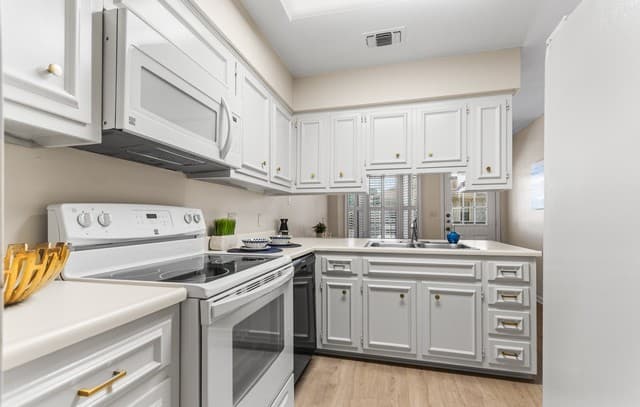 2611  Eisenhauer Unit 304, San Antonio, TX 78209 — photo 7