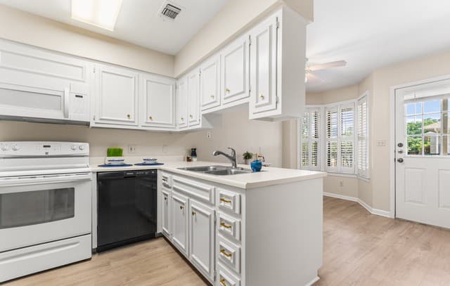 2611  Eisenhauer Unit 304, San Antonio, TX 78209 — photo 9