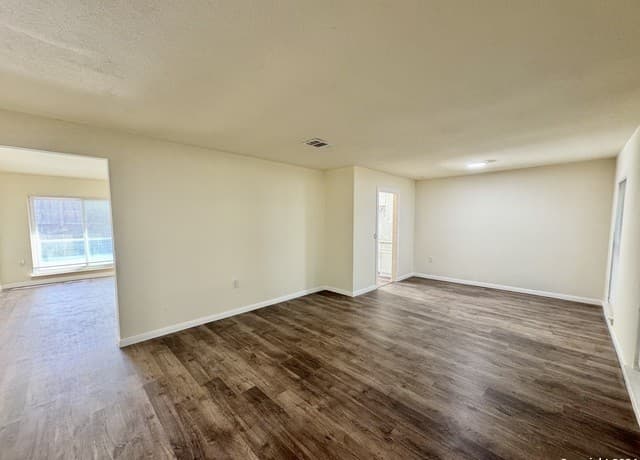 5806  Misty Gln, San Antonio, TX 78247 — photo 4