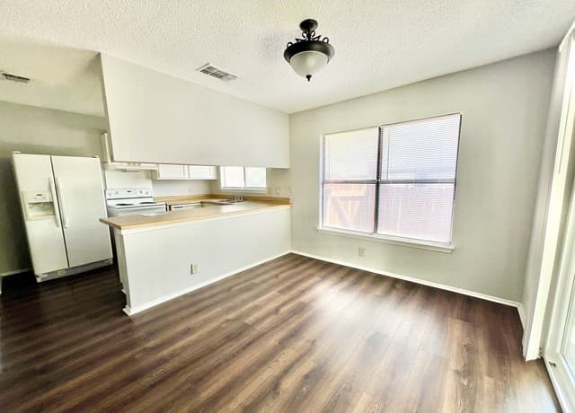 8626  Serene Ridge Drive, San Antonio, TX 78239 — photo 11