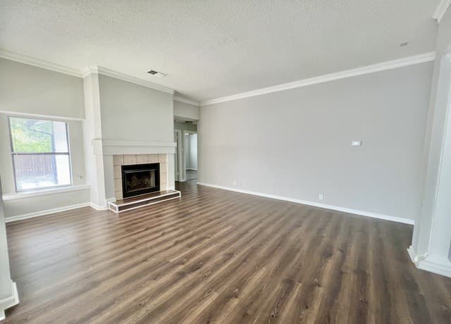 8626  Serene Ridge Drive, San Antonio, TX 78239 — photo 4