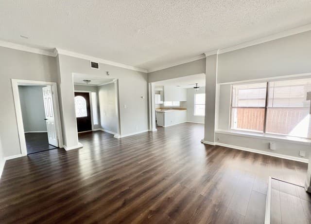 8626  Serene Ridge Drive, San Antonio, TX 78239 — photo 6
