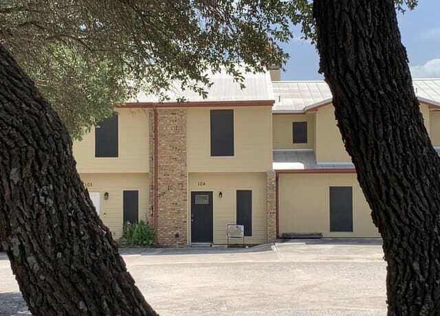 18035  Fm 306 Unit APT 104
