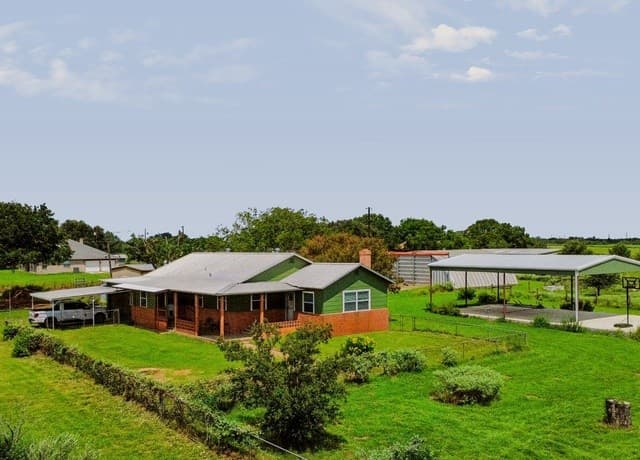 15637  Kilowatt Rd, Elmendorf, TX 78112 — photo 2