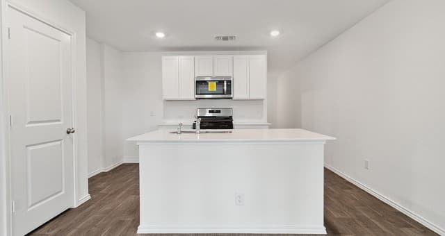 16012  Mahogany Way, Elmendorf, TX 78112 — photo 3