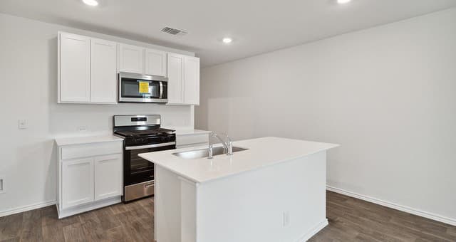 16012  Mahogany Way, Elmendorf, TX 78112 — photo 4