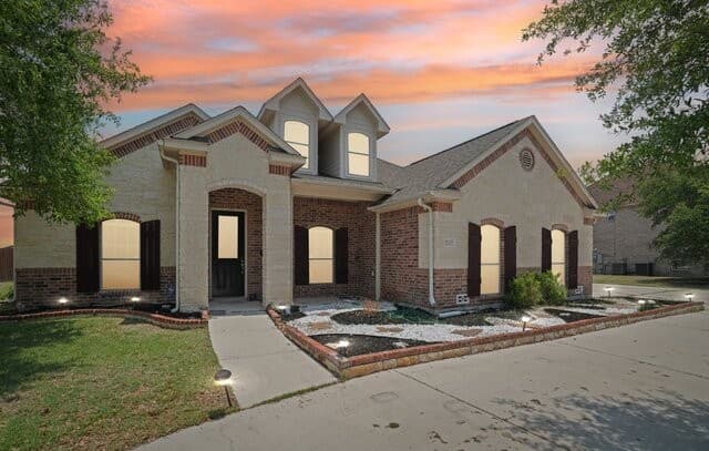 7027 Laura Hts