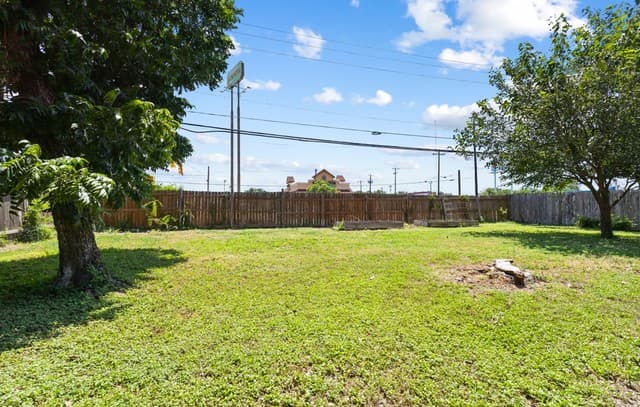 8810  Garden Quarte St, San Antonio, TX 78217 — photo 24