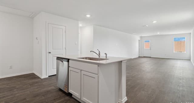 4243  Common Sage, Von Ormy, TX 78073 — photo 9