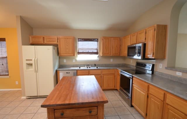 10330  Tiger Paw, San Antonio, TX 78251 — photo 4