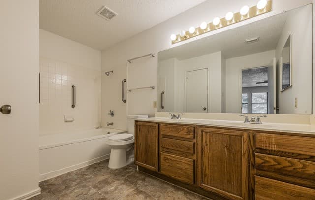 16009  Hickory Well Dr, San Antonio, TX 78247 — photo 11
