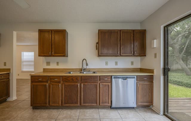 16009  Hickory Well Dr, San Antonio, TX 78247 — photo 5
