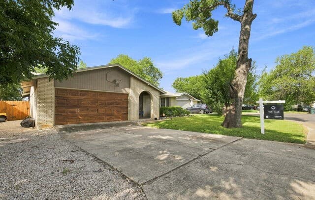 6806  Castlerae, San Antonio, TX 78239 — photo 2