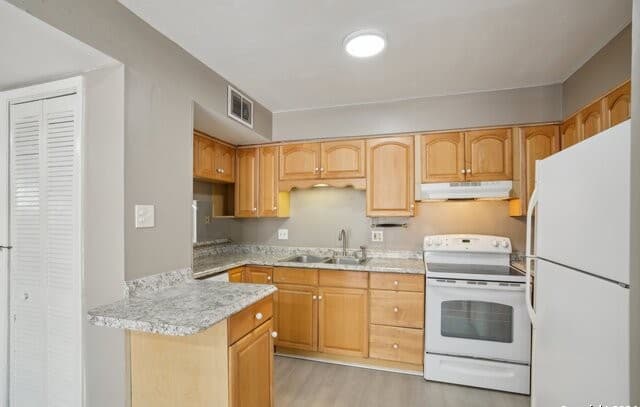 5023  Concord Rdg, San Antonio, TX 78228 — photo 9