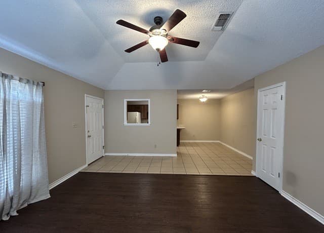 1642 W County Line Rd, New Braunfels, TX 78130 — photo 5