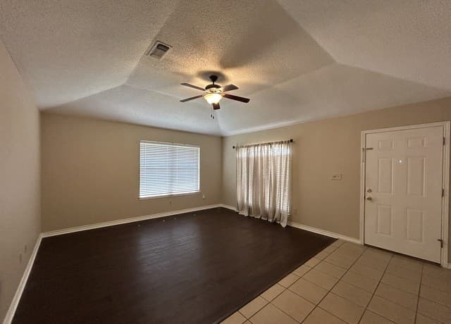 1642 W County Line Rd, New Braunfels, TX 78130 — photo 6