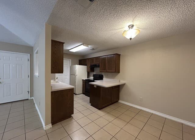 1642 W County Line Rd, New Braunfels, TX 78130 — photo 7