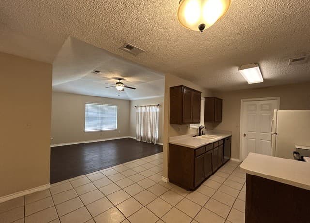1642 W County Line Rd, New Braunfels, TX 78130 — photo 9