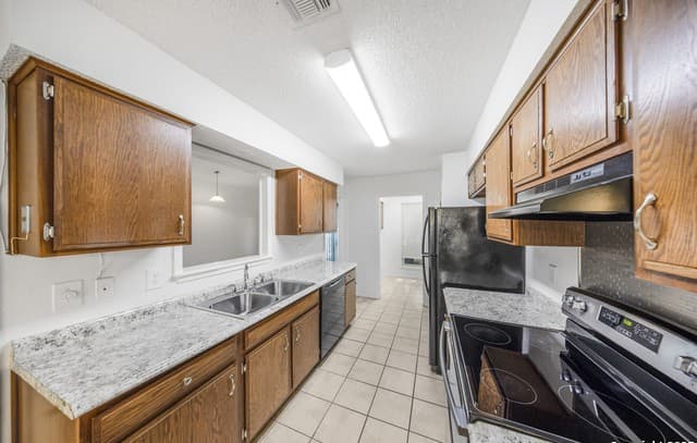 9218  Woodheather, San Antonio, TX 78254 — photo 11