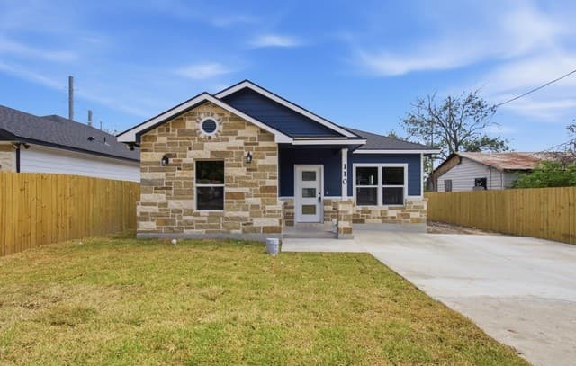 110 Inez Ave