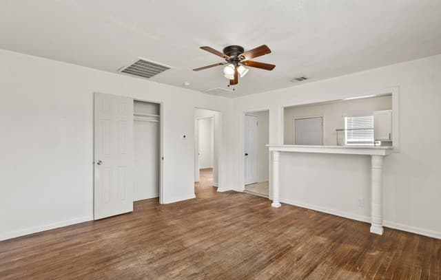 759  Avondale Ave, San Antonio, TX 78223 — photo 5