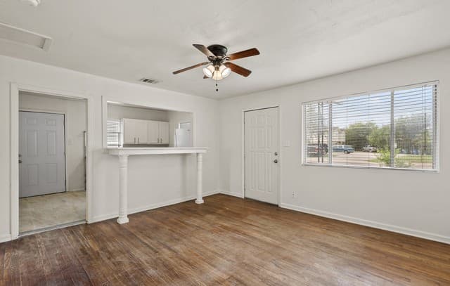 759  Avondale Ave, San Antonio, TX 78223 — photo 6
