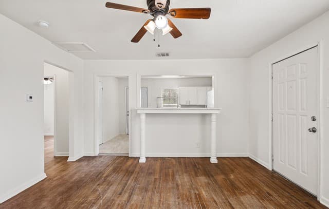 759  Avondale Ave, San Antonio, TX 78223 — photo 7