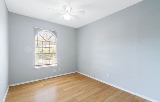 5111  Red Hawk, San Antonio, TX 78242 — photo 9