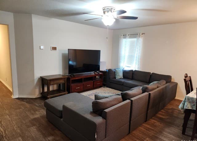 6420  Legato Curve, San Antonio, TX 78252 — photo 4
