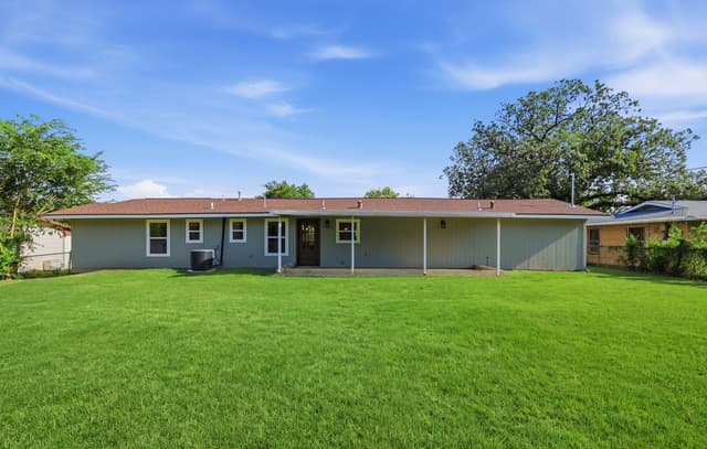 415  Redcliff Dr, San Antonio, TX 78216 — photo 23