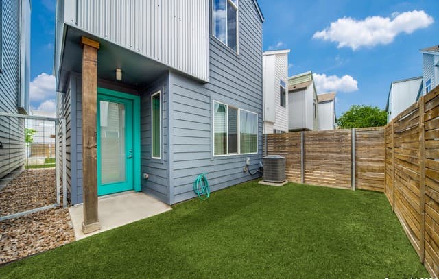 330  Clay St Unit 11, San Antonio, TX 78204 — photo 12