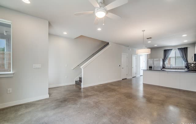 330  Clay St Unit 11, San Antonio, TX 78204 — photo 3