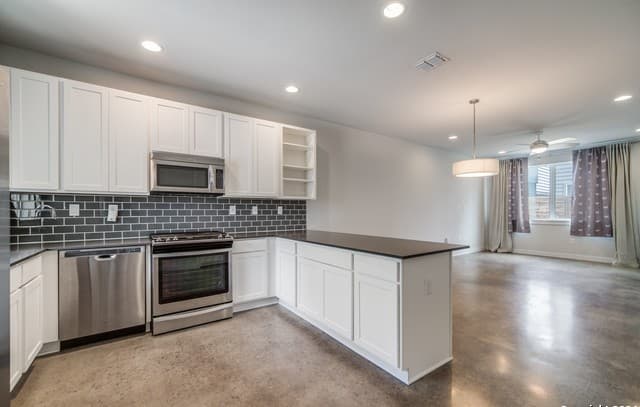 330  Clay St Unit 11, San Antonio, TX 78204 — photo 5