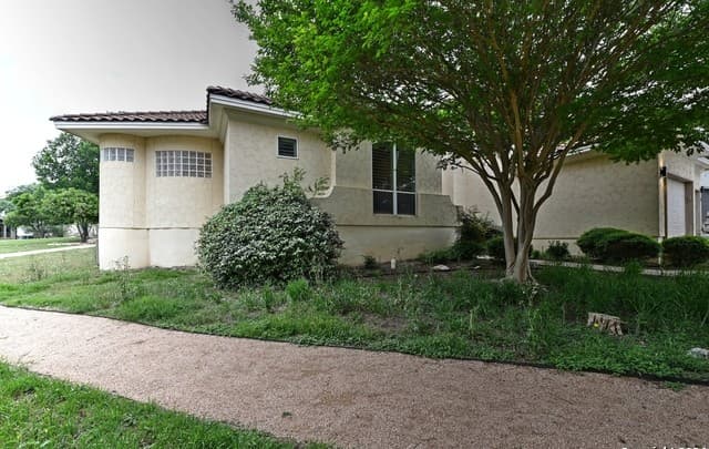 30  Stone Hill Ct