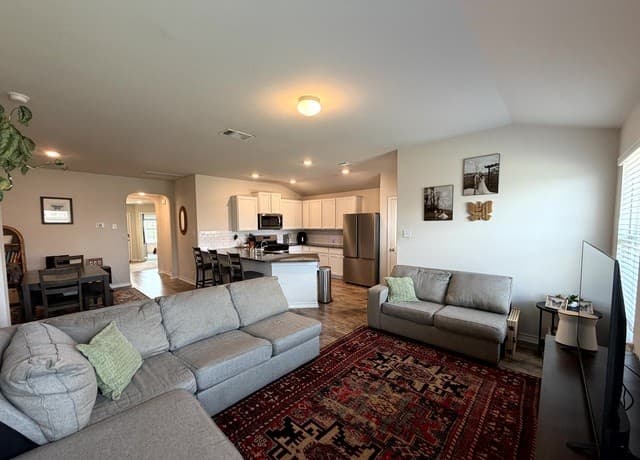6811  Whisper Grv, San Antonio, TX 78252 — photo 10