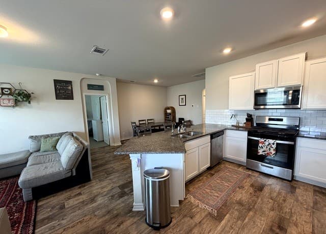 6811  Whisper Grv, San Antonio, TX 78252 — photo 12
