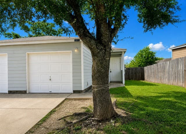 15418  Kamary Ln