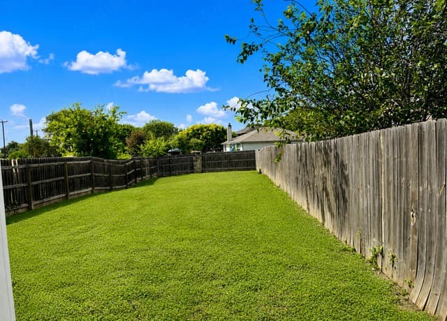 15418  Kamary Ln, San Antonio, TX 78247 — photo 16