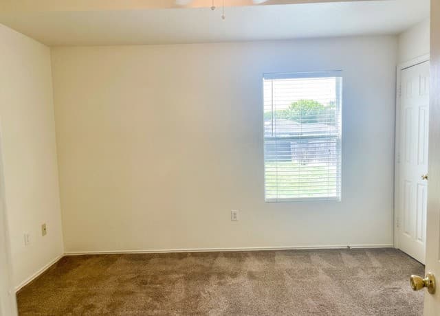 15418  Kamary Ln, San Antonio, TX 78247 — photo 9