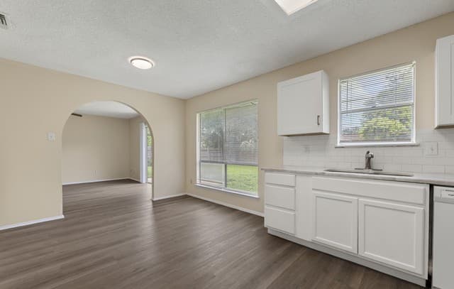 5907  Cliff Trail Dr, San Antonio, TX 78250 — photo 6