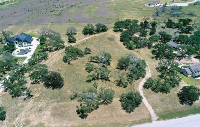 209  Axis Cir, Fredericksburg, TX 78624 — photo 4
