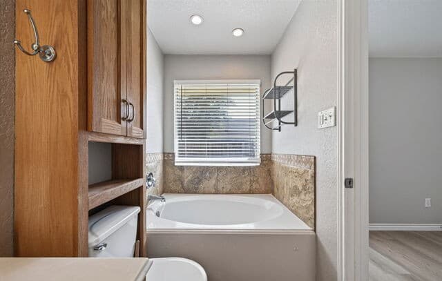 10419  Goldcrest Ml, San Antonio, TX 78239 — photo 16