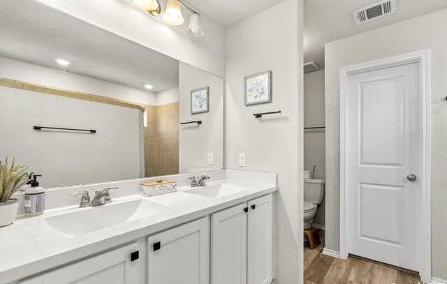 10674  Penelope Way, Converse, TX 78109 — photo 11